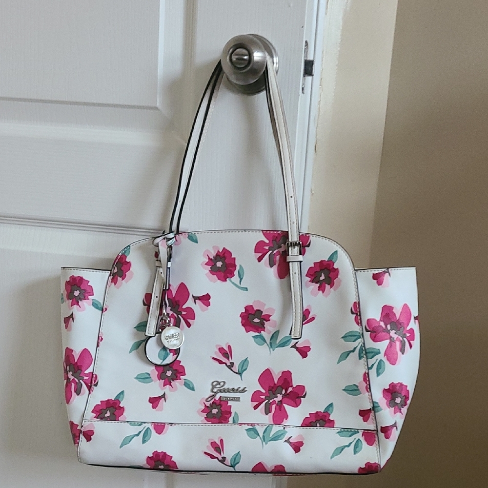 Guess Shoulder Bag